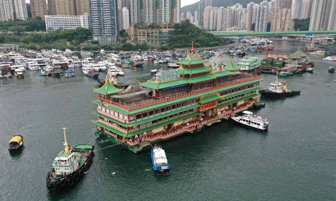 香港 “珍宝海鲜舫”离港 遇风浪沉没南海