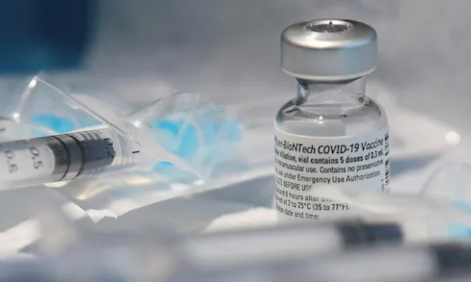 美国授权辉瑞疫苗 65岁以上人群和 “高风险” 打第三针