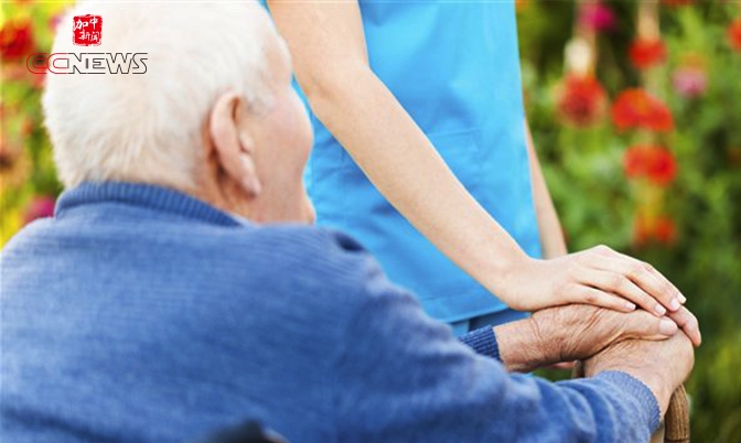 越来越多的加拿大家庭承担起照顾老人