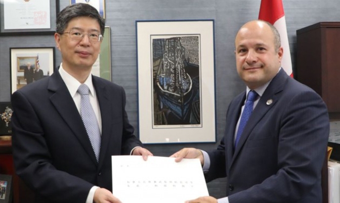 中国新任驻加拿大大使丛培武低调上任